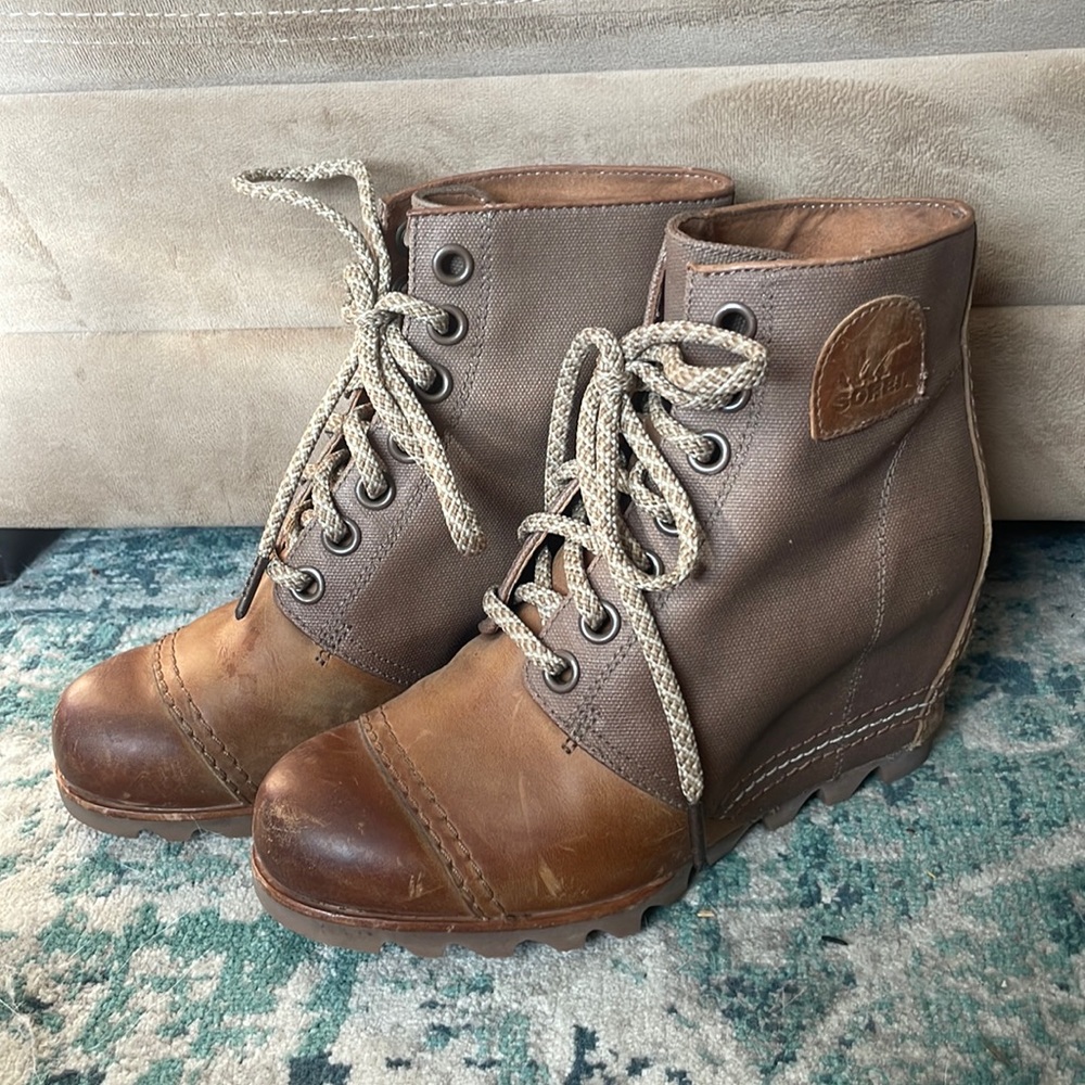 Sorel PDX wedgie bootie